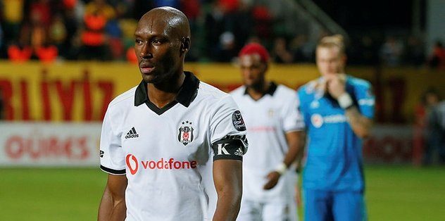 Atiba 1 yıl daha Beşiktaş’ta
