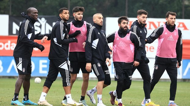 Kartal kampa giriyor