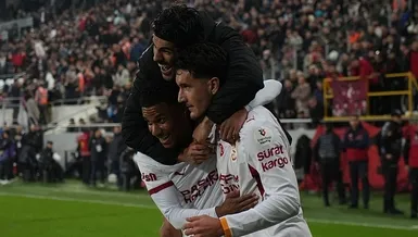 Aslan Başkent'te kükredi