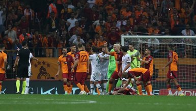 Galatasaray Konyaspor maçında kırmızı kart çıktı! Büyük gerginlik...