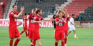 Gençler'e Antep fıstığı