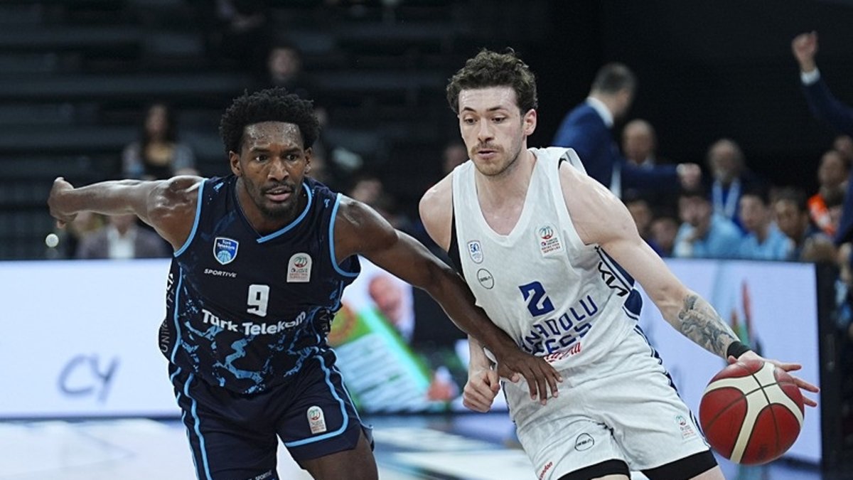 Anadolu Efes evinde Türk Telekom'a şans tanımadı!