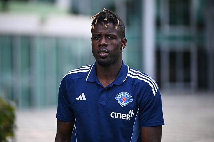 pape-habib-gueye-premier-lig-hedefiyle-sahaya-cikiyor-1767777631157.jpg