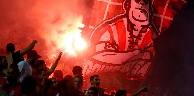 Taraftar bıçaklandı!