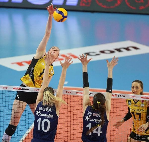 vakifbank-fenerbahce-opet-canli-izle-vakifbank-fenerbahce-opet-maci-ne-zaman-saat-kacta-hangi-kanalda-fb-voley-1668330412401.jpeg