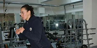 Milli boksör Buse Naz hazırlıklara başladı