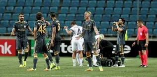 Kjaer 90+5’te kurtardı!