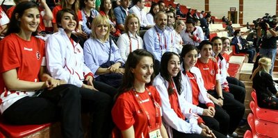 Bakan Kılıç'tan anne sporculara Anneler Günü sürprizi