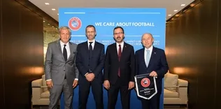 Nyon’da dev zirve