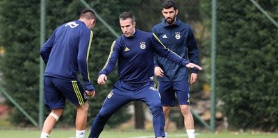 Van Persie kupa maçına hazırlanıyor