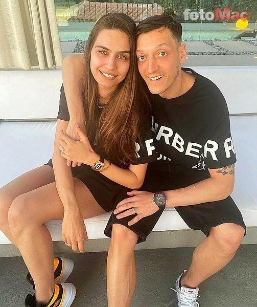 Fenerbahçeli Mesut Özil'in eşi Amine Gülşe 18 milyon liralık aracıyla görüntülendi! Oyunculuğa dönecek mi?