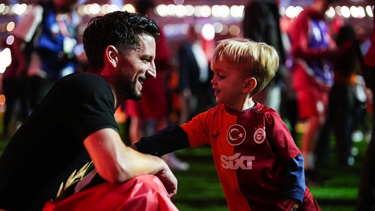 Mertens'ten Galatasaray'daki son deplasmanı öncesinde son üçlü