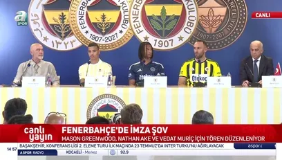 >Fenerbahçe'de yeni transferler için imza töreni düzenledi!