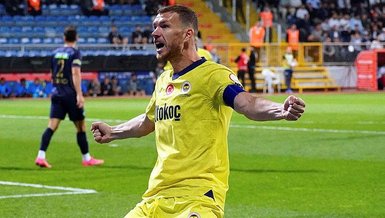 Dzeko şov yapıyor