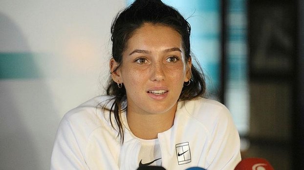 Milli tenisçi İpek Soylu tenisi bıraktı