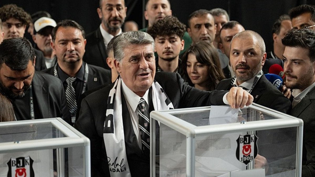 Beşiktaş'ta Serdal Adalı yeniden başkan! Beşiktaş'ta Serdal Adalı yeniden başkan!