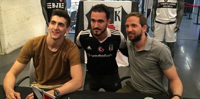 Beşiktaşlı basketbolcular imza gününde