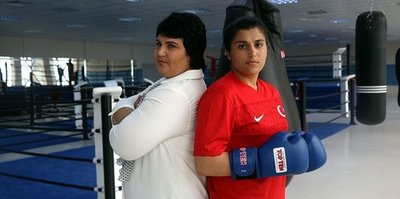 Kadın boksörler Sofya'da ringe çıkacak