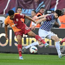 Fırtına direğe takıldı! İşte o pozisyon