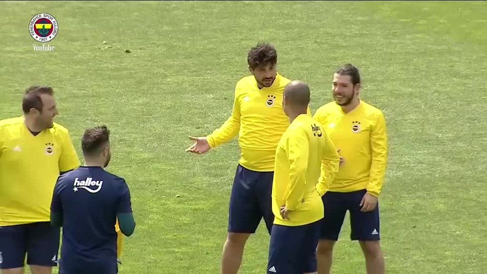 Fenerbahceli Efsaneler Yeniden Sahada Videosunu Izle Fotomac Tv