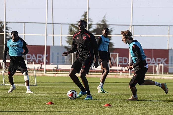 samsunspor-galatasaray-maci-ne-zaman-saat-kacta-hangi-kanalda-muhtemel-11ler-1777697028800.jpeg Samsunspor-Galatasaray maçı muhtemel 11'ler