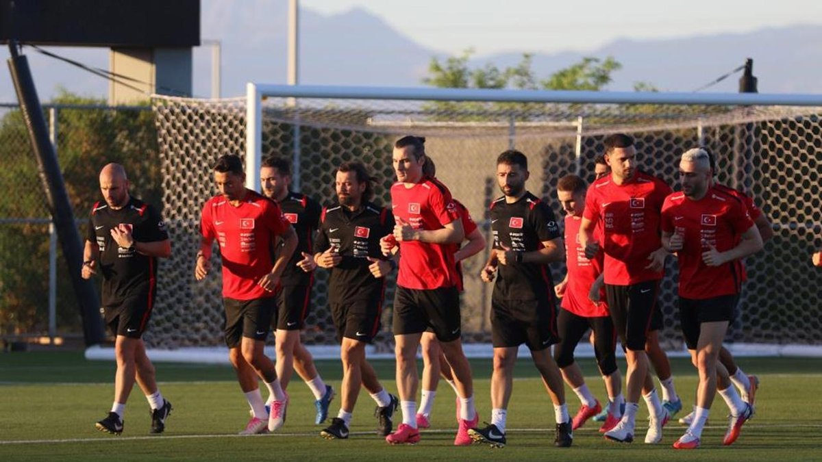 A Milli Futbol Takımı Los Angeles'ta ilk antrenmanını yaptı