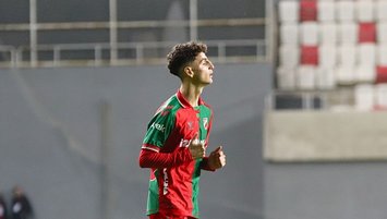 Genç Adem’e kanca