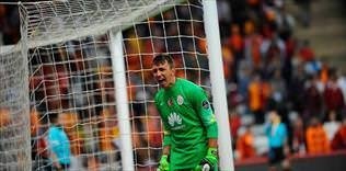 ManU'dan rota Muslera