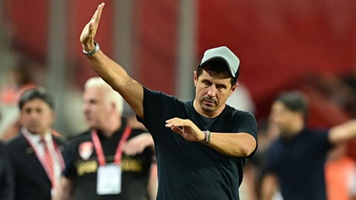 Emre Belözoğlu'ndan flaş açıklama! İstifa mı edecek?