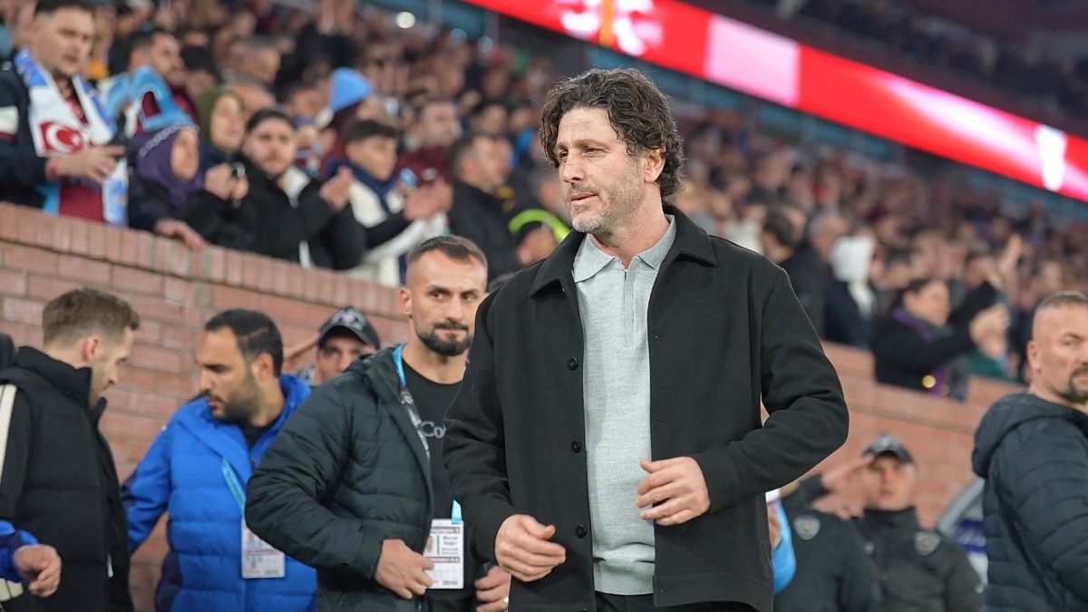 Trabzonspor'dan Fatih Tekke paylaşımı: Korkaklar her gün, cesurlar bir gün ölürler.