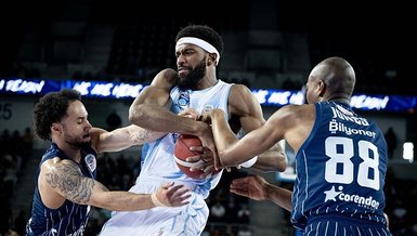Anadolu Efes 2-0'la yarı finale yükseldi!