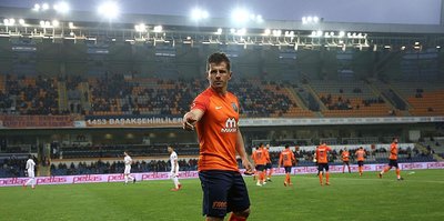 Fenerbahçe Emre'den sonra Mert Günok'u da kadrosuna katıyor