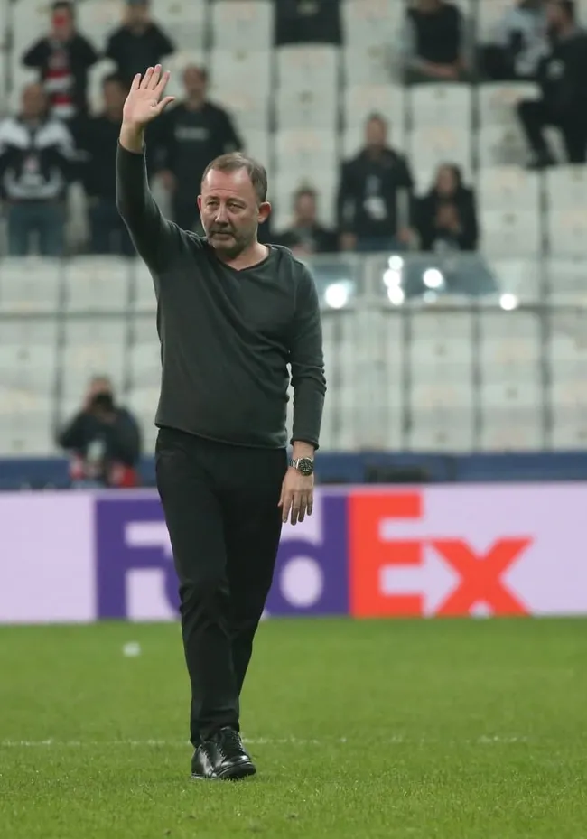 BEŞİKTAŞ HABERLERİ: Beşiktaş taraftarından Sporting maçı sonrası Sergen Yalçın'a büyük destek! - 3