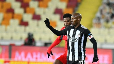 Atiba Hutchinson erken ayrıldı