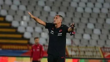 A Milli Futbol Takımı Riva'da toplanıyor