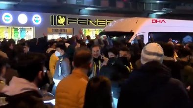 Fenerbahçeli taraftarlardan Beşiktaş derbisi sonrası Ali Koç'a istifa çağrısı
