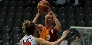 Dişi Aslanlar finalde: 73-49