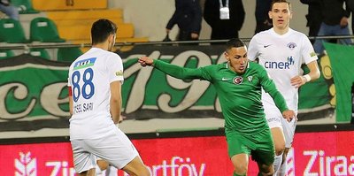 Akhisarspor Sivasspor'a konuk oluyor
