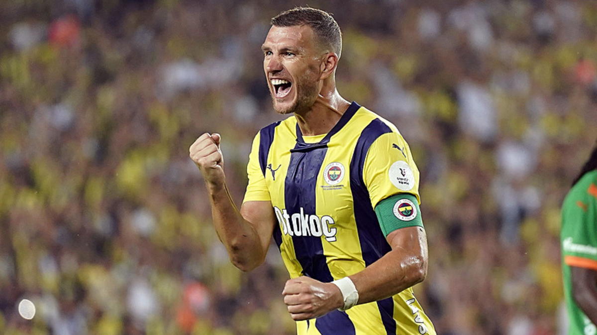 Formayı Dzeko’ya devrediyor