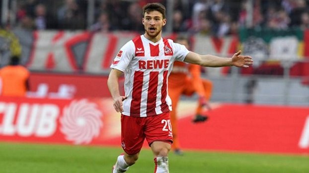 Beşiktaş ve Galatasaray'ın transfer gündemindeki Salih Özcan Köln ile resmi sözleşmeye imza attı!