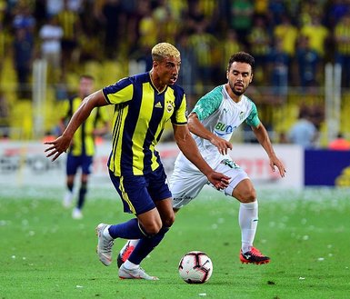 Fenerbahçe’de iki isim ile yollar ayrılıyor!
