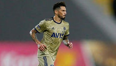 Fenerbahçe'de Jose Sosa şoku!