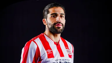 Ricardo Rodriguez resmen PSV'de