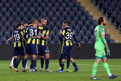 Slimani’den Fenerbahçeli yıldıza şok sözler!
