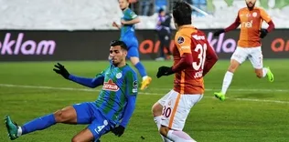 Karlar temizlendi, saha zemini ısıtıldı
