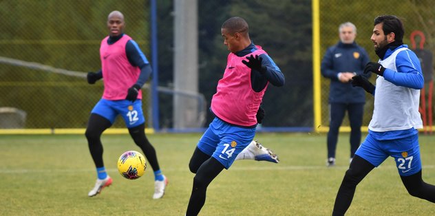 https://iaftm.tmgrup.com.tr/fa14f2/632/314/0/0/2048/1016?u=https://iftm.tmgrup.com.tr/2019/12/09/ankaragucu-galatasaray-maci-hazirliklarina-basladi-1575910191289.jpg https://iaftm.tmgrup.com.tr/fa14f2/632/314/0/0/2048/1016?u=https://iftm.tmgrup.com.tr/2019/12/09/ankaragucu-galatasaray-maci-hazirliklarina-basladi-1575910191289.jpg