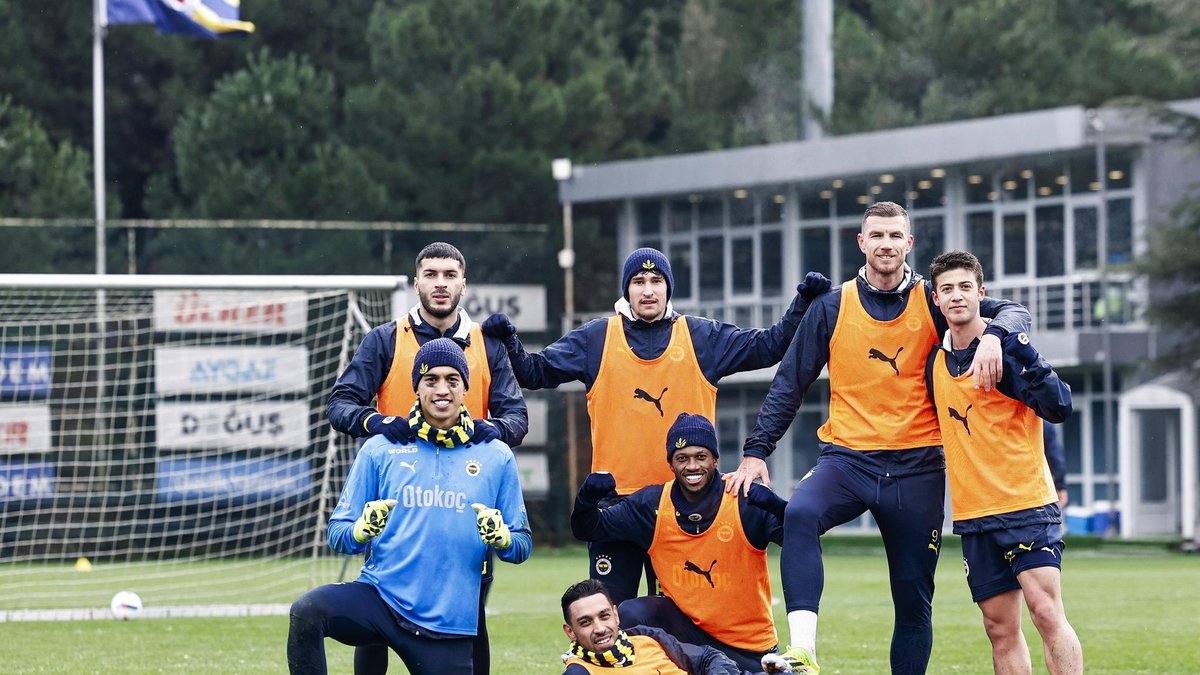 Fenerbahçe'de Corendon Alanyaspor maçı hazırlıkları başladı Fenerbahçe'de Corendon Alanyaspor maçı hazırlıkları başladı