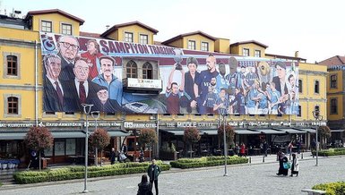TRABZONSPOR HABERLERİ - Fırtına'da halk şampiyonluk süslemelerine başladı! 350 metrelik dev afiş