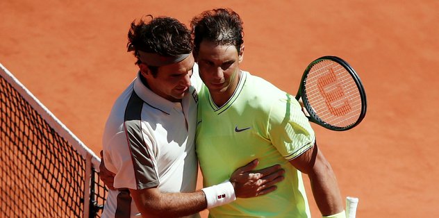 Nadal, Federer'i 3 sette geçti
