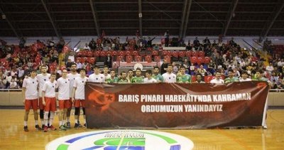 Basketbol maçında barış pınarı harekatına destek